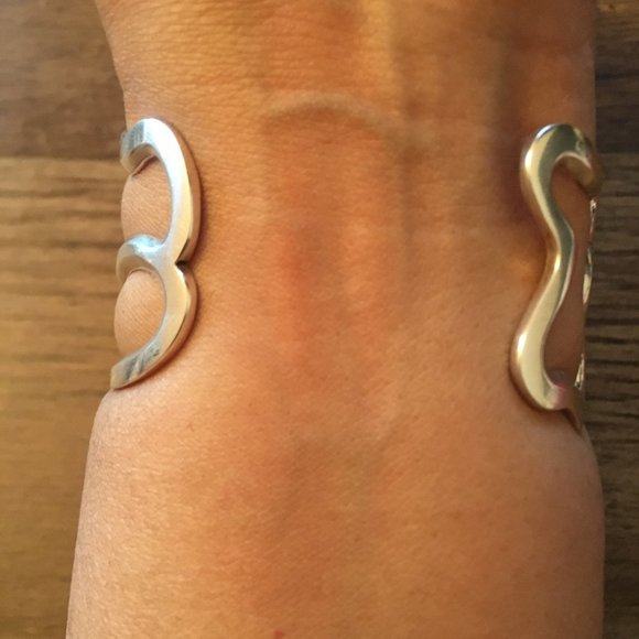 Pebbled Silver Cuff - Picture 9 of 13
